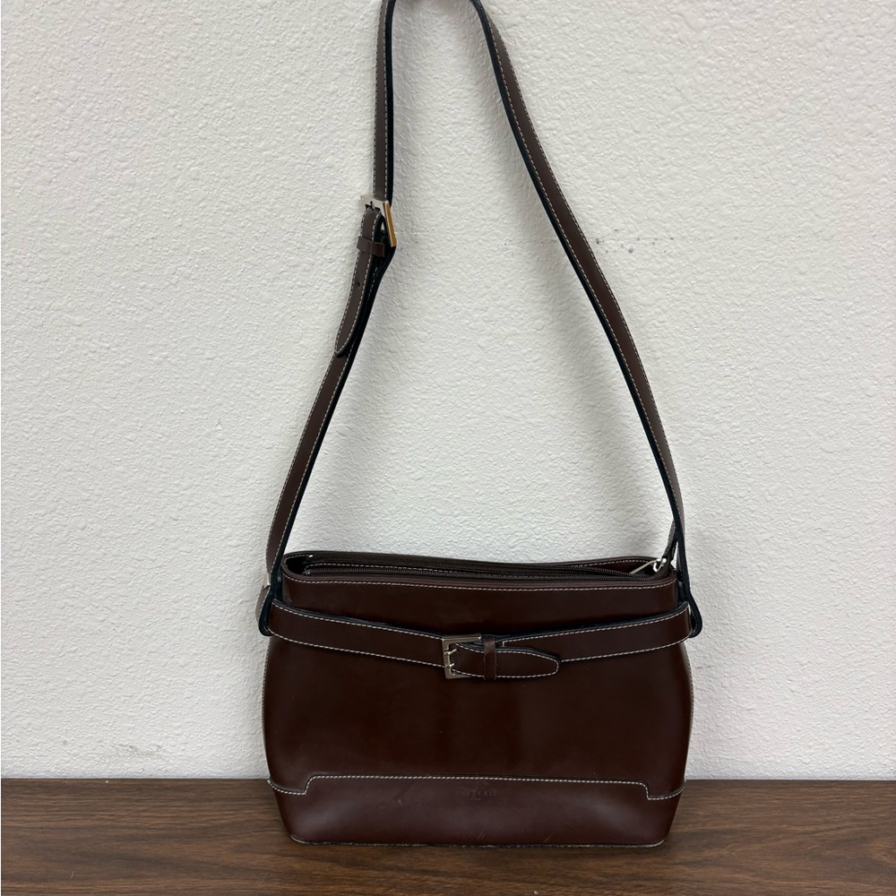 Frederic T Paris Brown Leather Shoulder Bag with Structured Design